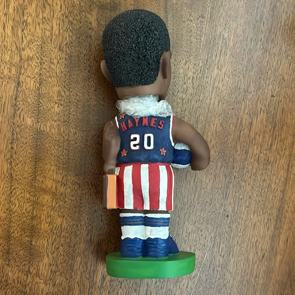 Globetrotters Bobble Head Collectible Marques Haynes 721/1000 - Picture 4 of 8